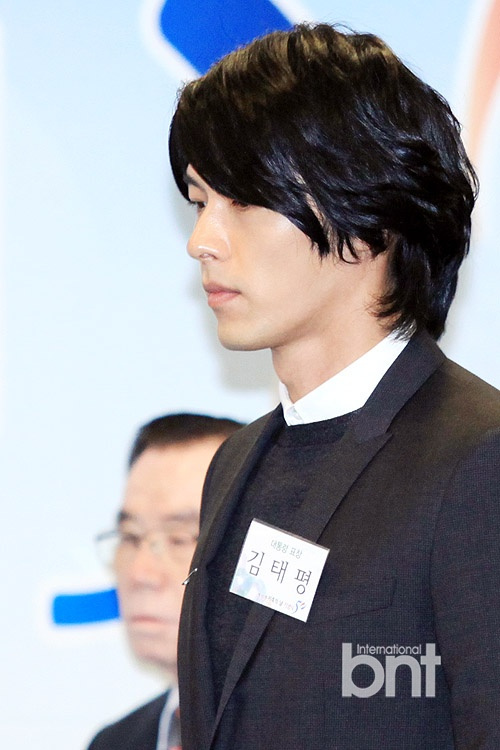 演员玄彬17年存35亿韩元 众星获得总统表彰