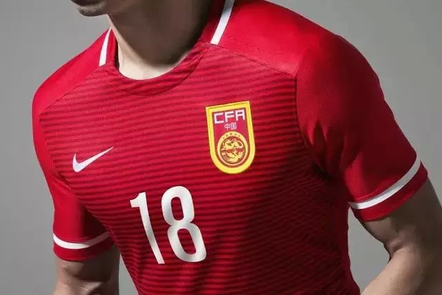 国内能买到足球球衣吗,国内能买到足球球衣吗现在