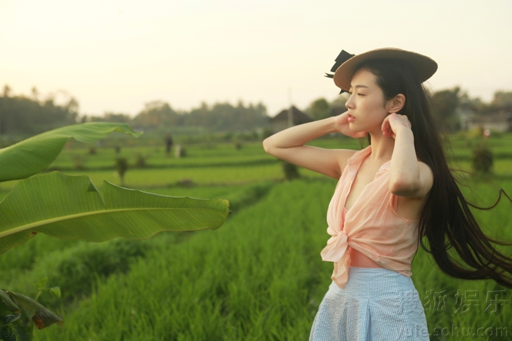 张辛苑最新<em>写真</em> 你<em>是</em>夏日最美风景-我<em>是</em>梦中传