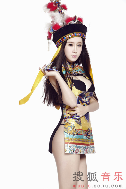 清朝皇后妃子服装头饰_清朝皇后妃子服装头饰画法