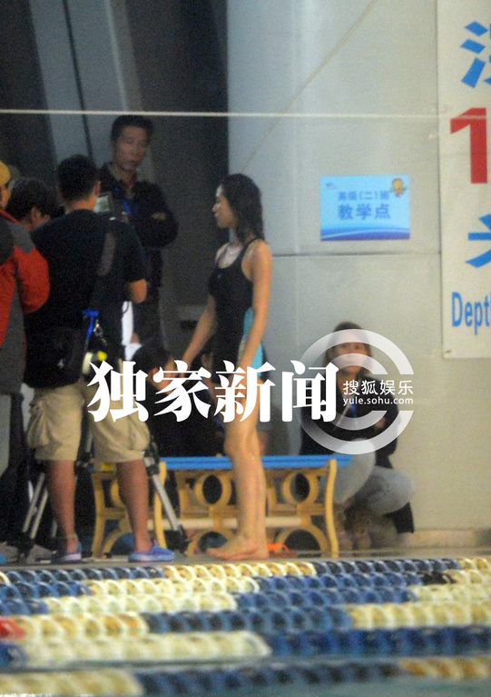 独家:刘诗诗搭配帅男拍新片 上演泳装诱惑