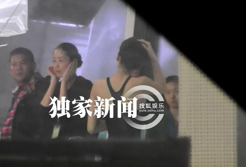 独家:刘诗诗搭配帅男拍新片 上演泳装诱惑