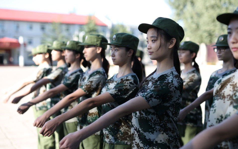 如何带女生军训 Img7126371_f.jpg