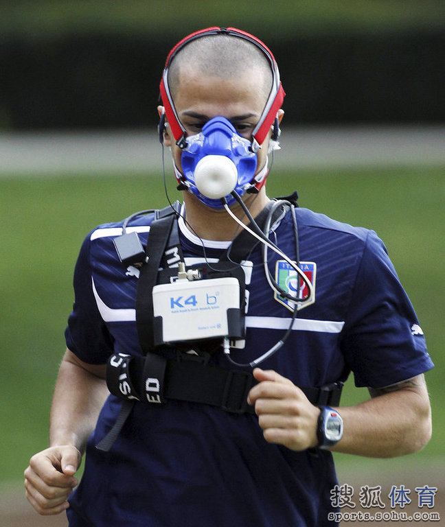 高清:意大利备战祭秘密武器 巴神搞怪本色不减