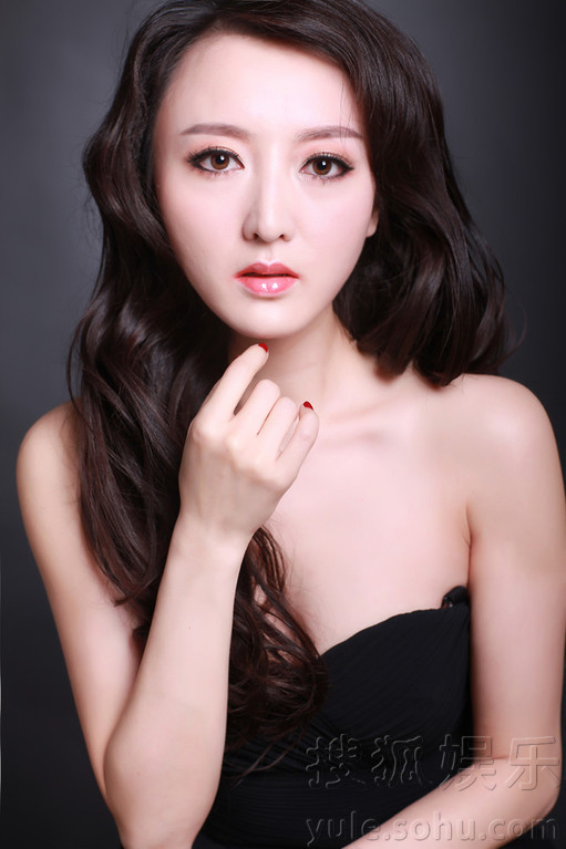 何晴初春写真 展露梦展露<em>梦幻女王</em>气息-梦幻女