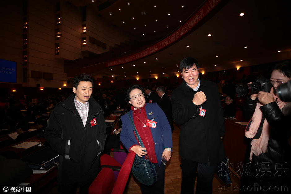 宝宝来了!王宝强携两份提案参加河北政协会议(图)