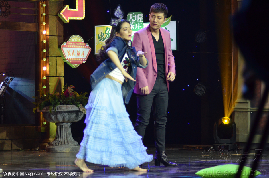  谢娜 与贾乃亮跳热舞  小腹微凸 再添怀孕疑云83