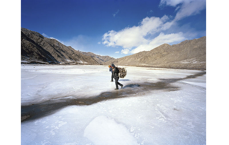 日本摄影师拍新疆边境生活