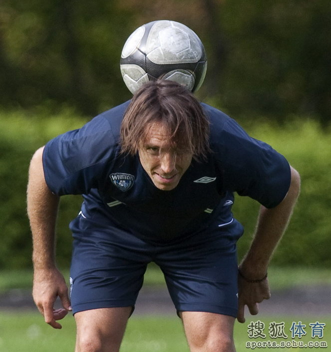 纳什足球情缘:北京东单踢野球 曾试训国米(图)