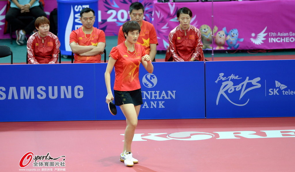 高清:乒球女团中国逆转日本夺冠 福原爱显霸气