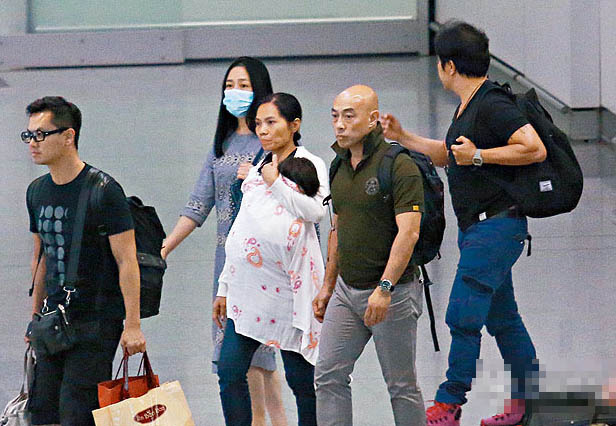 搜狐娱乐讯 据香港媒体报道,天王刘德华向来好保护家人,对爱女刘向蕙