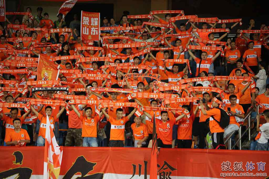 高清:力帆1-0鲁能 卡尔德克破门众将双手指天