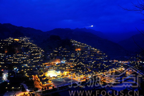 跳出都市 赏不一样的月光7098307-焦点频道