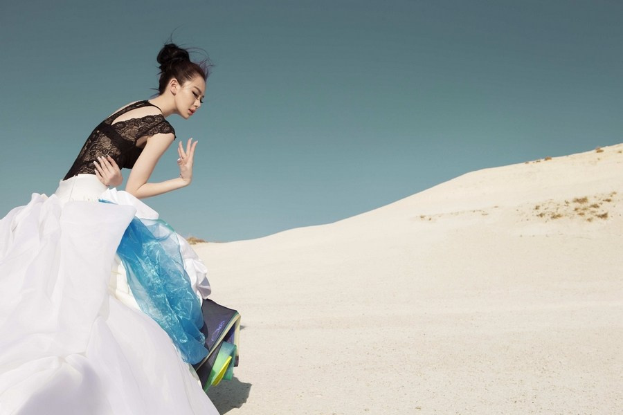 戚薇土耳其<em>穿</em>冰箱拍写真 忍受烈日暴晒6320