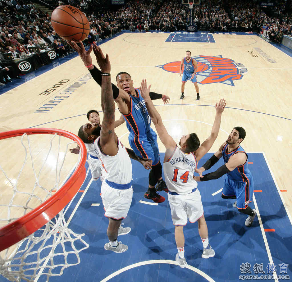 高清:雷霆战尼克斯 威少弹跳与波神长臂谁逆天