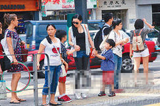 张柏芝母子返港 为小儿子Quintus庆5岁生日