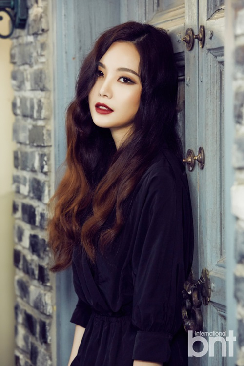 B.E.G成员Miryo拍写真 艳丽红唇充满诱惑7981