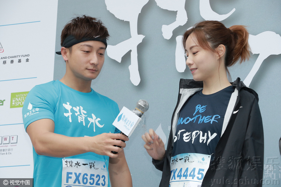 方力申邓丽欣分手1年后再同台:不想镜头前做戏