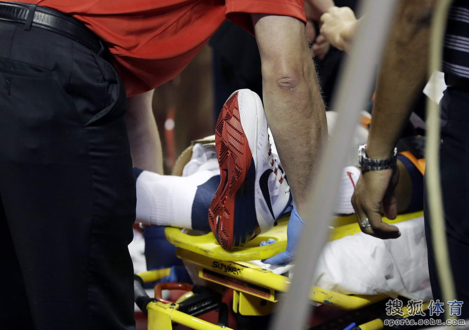 断腿照片 搜狐网