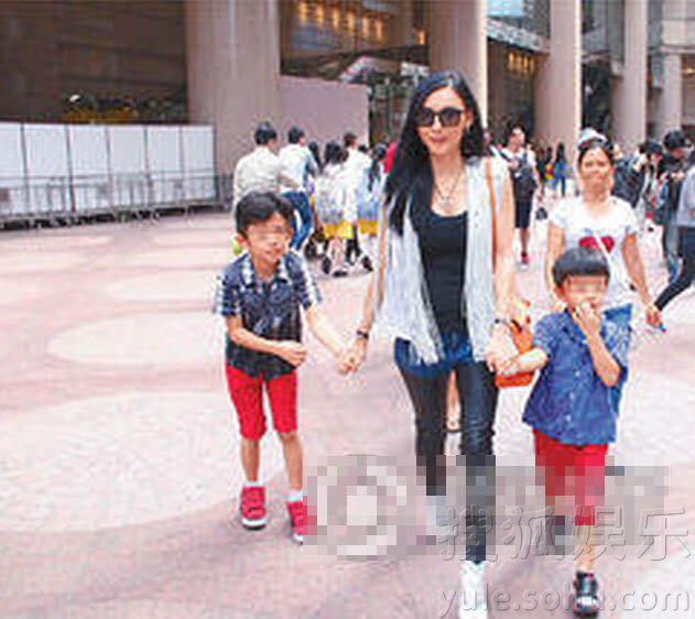 张柏芝母子返港 为小儿子Quintus庆5岁生日