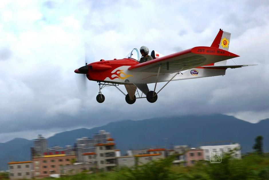 于越蕾丝镂空写真慵懒范图片