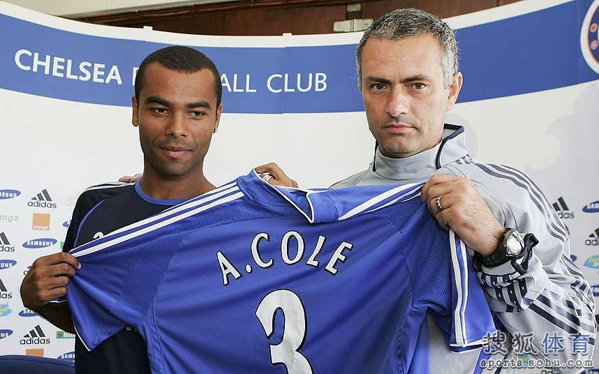 盘点穆帅争议瞬间:戳巴萨主帅眼珠 令名哨退休