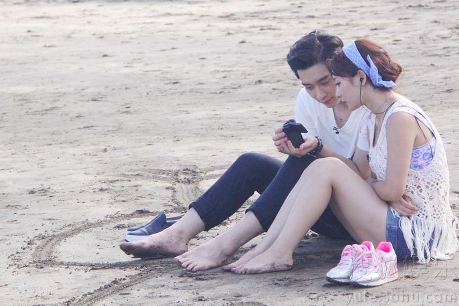 柳岩黄灿盛澳门塔顶空中漫步 街头互拍跳广场舞7010223-娱乐频道图片库-大视野-搜狐