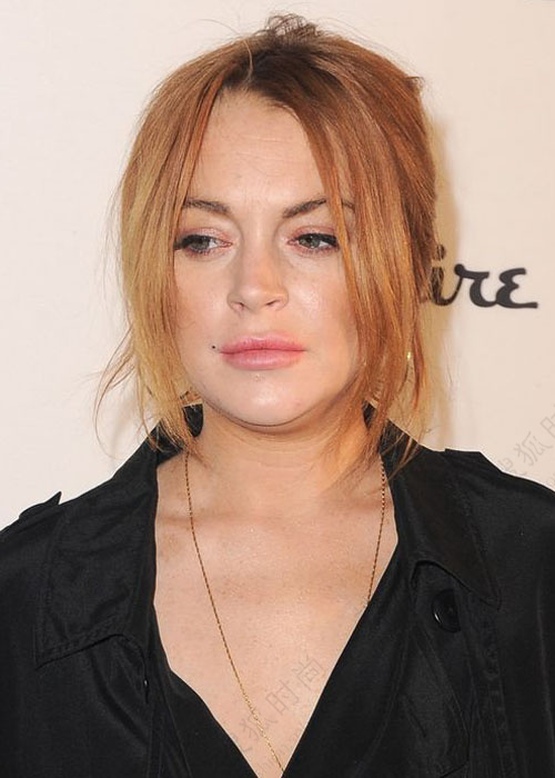 林赛罗汉亮相伦敦男装周 性感透视装露倦容