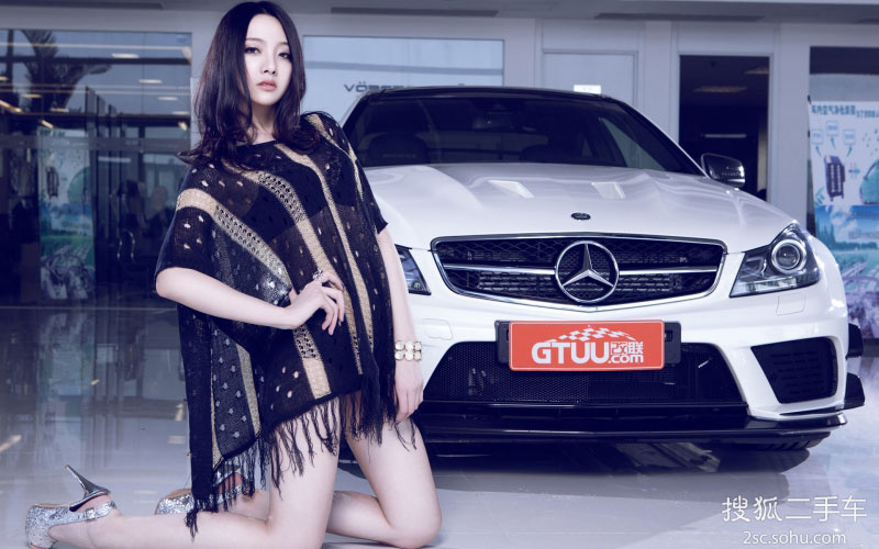 长腿美女和奔驰C63 AMG BS6784727-二手车