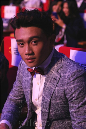 长腿校花陈籽熹携美腿 惊艳亮相中英电影节88