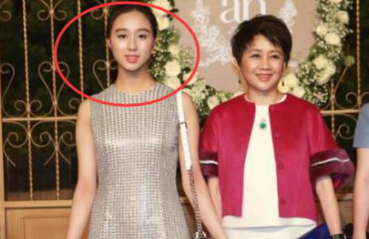 王思聪女儿最新照片 Img9101231_n.jpg