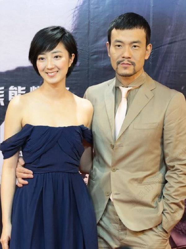 桂纶镁宣传《白日焰火》露肩裙小秀乳沟6382