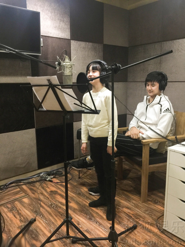 叶一茜小亮仔大玩亲亲  田亮陪伴森碟录音超有爱