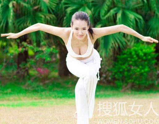 中国<em>身体</em>最柔软女人母其弥雅 <em>裸体</em>练瑜伽6186