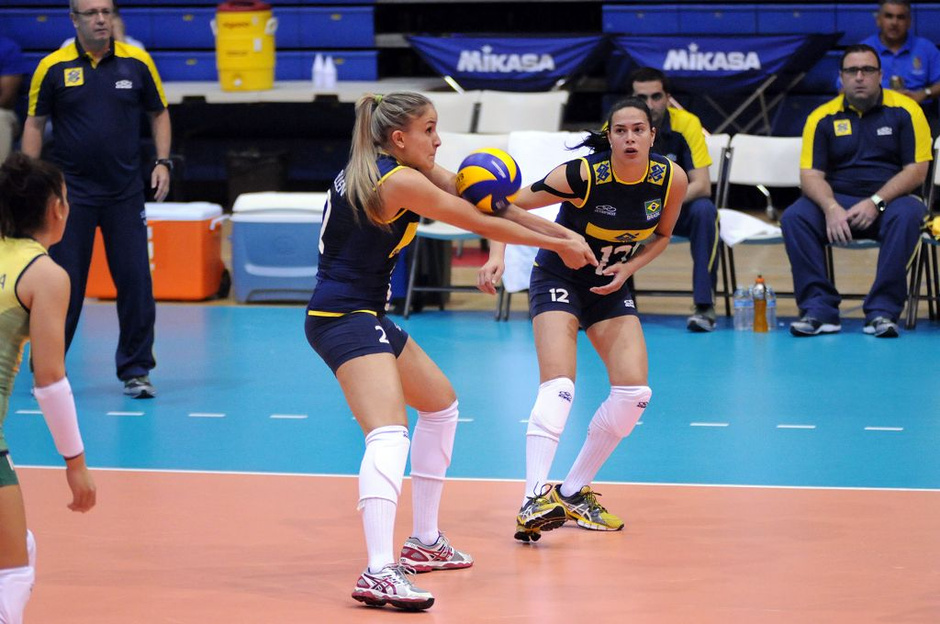 高清:张晓雅扣球气势足 <em>国奥女排</em>热身躺倒一片