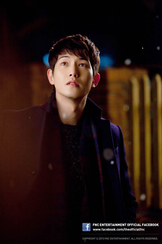 CNBLUE李宗泫JUNIEL赏初雪 唯美浪漫照片公