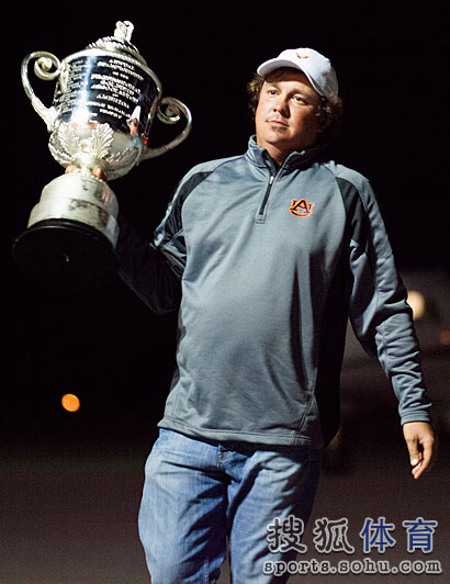 图:全面了解杜夫纳 美娇妻高智商好口嚼烟草5