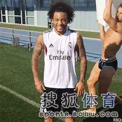 内马尔挑战冰桶点名仇人 小贝准儿媳也湿身(图)