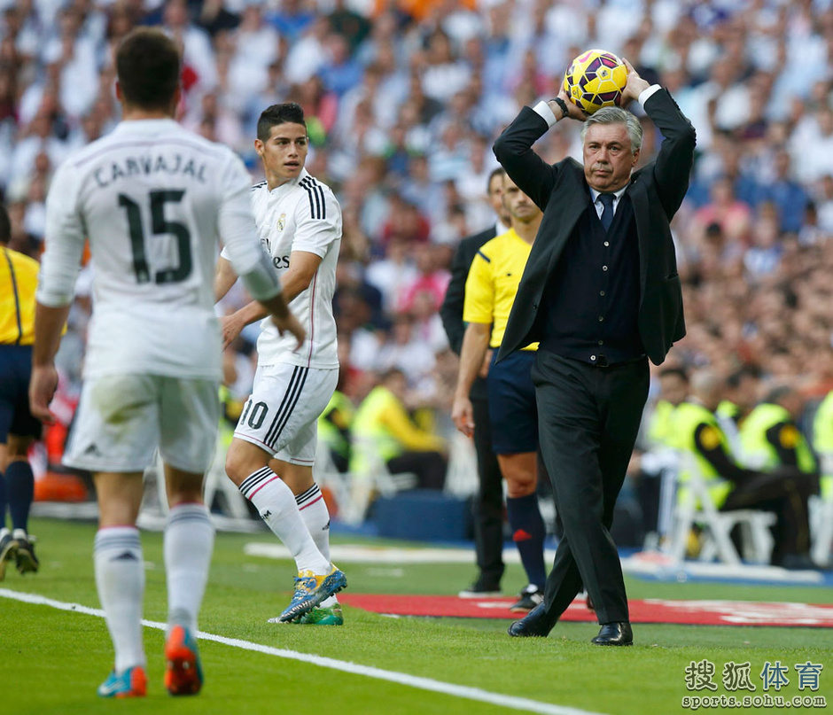 高清图:C罗展翅翱翔梅西低落 佩佩滑跪霸气十