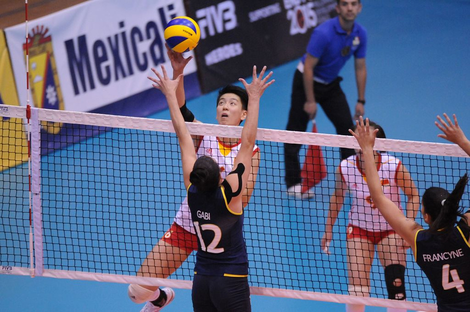 高清:张晓雅扣球气势足 <em>国奥女排</em>热身躺倒一片