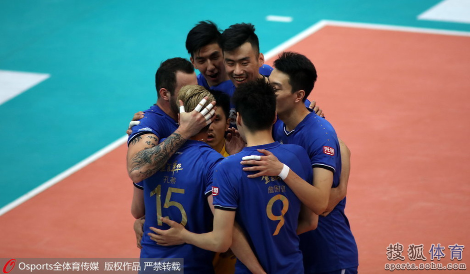 男排总决赛IV上海3-2擒北京 胜场3-1荣膺13冠