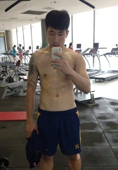 中甲采风:好友力挺建业七号 球员调侃雾霾踢球