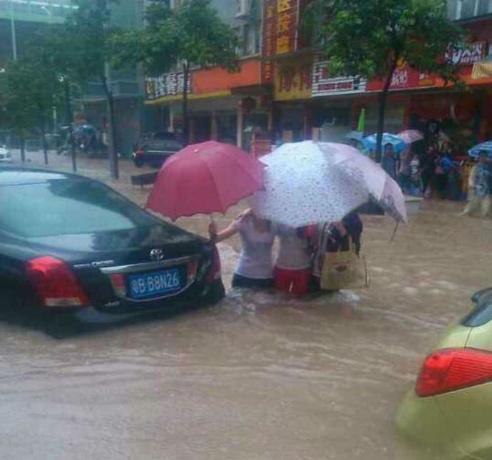 深圳遭遇2008年以来最大暴雨-新闻图片库