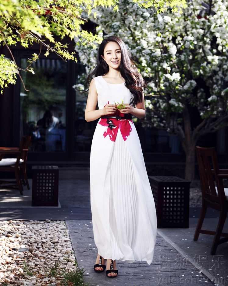 董璇清新色彩大片 上演女神与美食诱惑6592939-娱乐频道图片库-大视野-搜狐