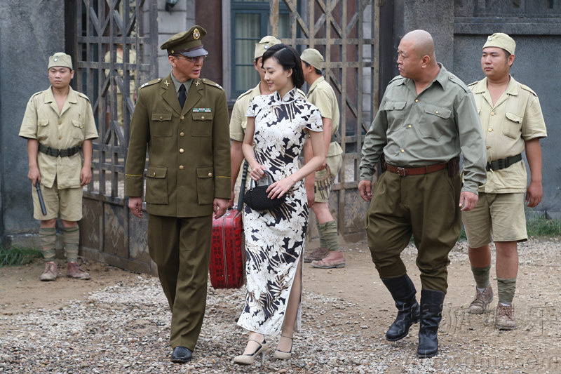 王丽坤《青盲》旗袍装 恬静婀娜尽显纯美5408439-娱乐频道图片库-大视野-搜狐