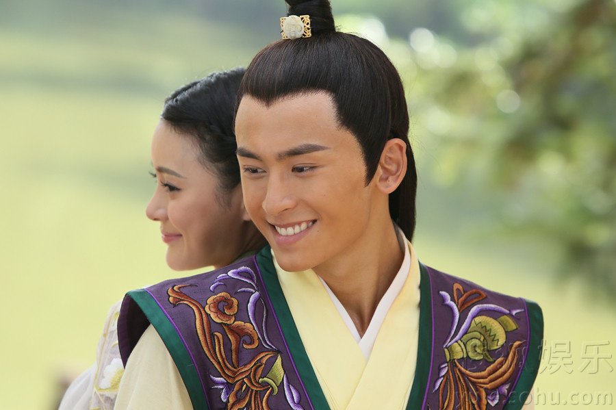 《犀利仁师》热播 张哲瀚上演艰难求爱记6780