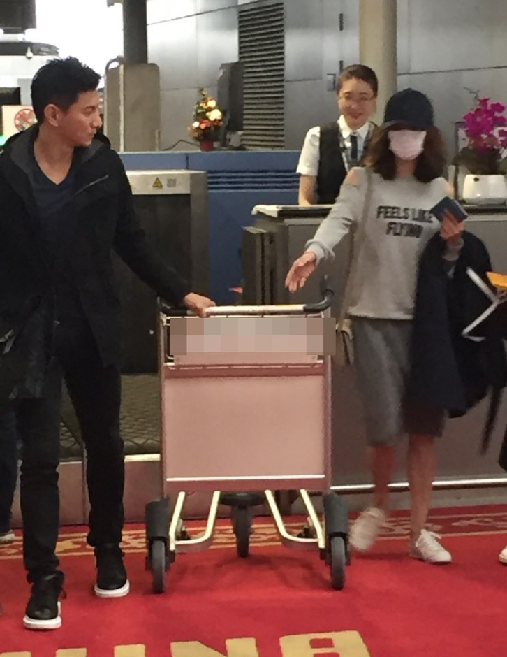 吴奇隆刘诗诗机场秀甜蜜 共赴袁弘张歆艺婚礼