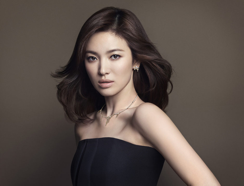 宋慧乔新片牵手姜东元 称最担心的是身高 宋慧乔姜东元出席新片发布会