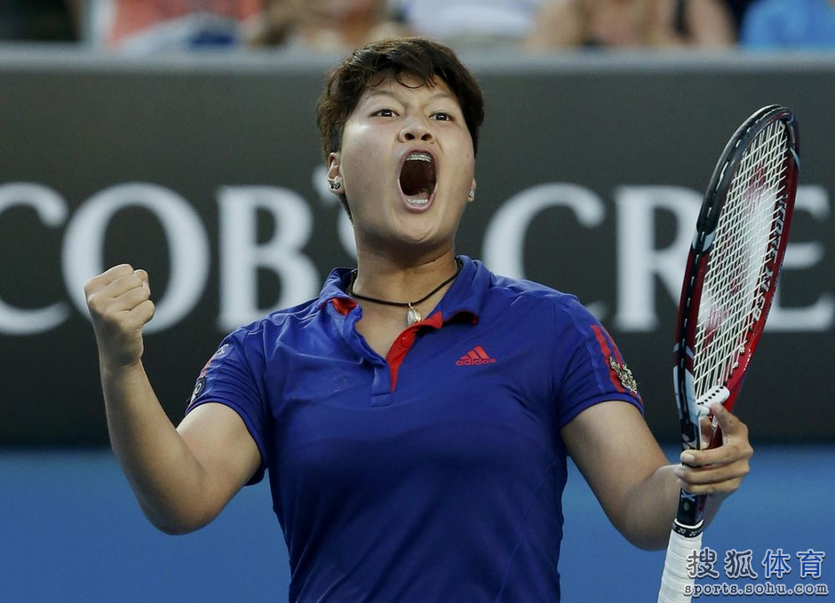 <em>高清</em>:科维托娃失利球拍遮脸 小<em>泰妹</em>呐喊秀激情