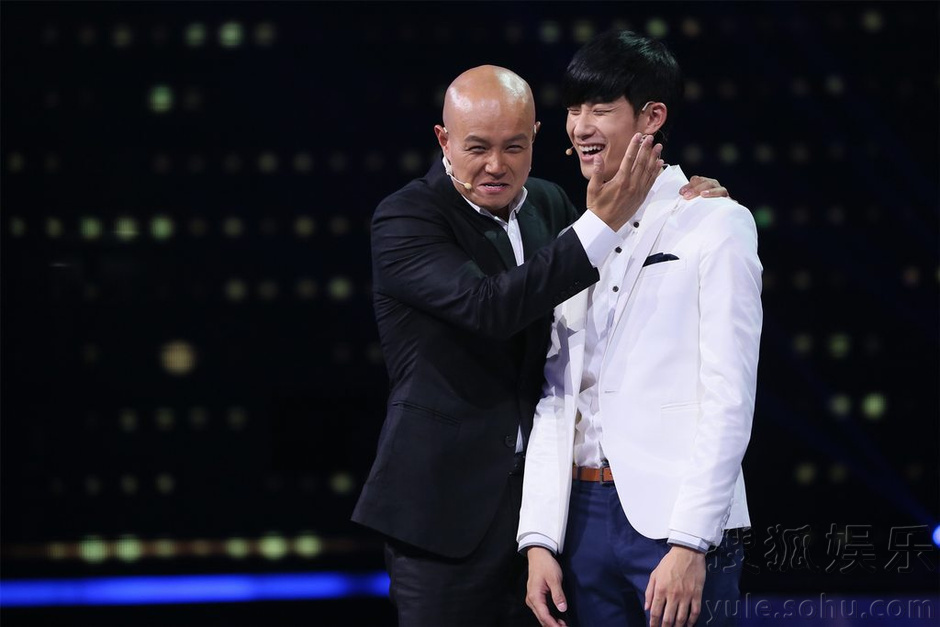 《超级先生》谢娜为张杰叫屈 李小冉逼婚都教